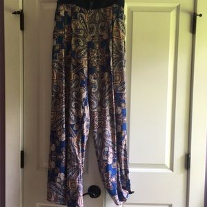 Lightweight flowing pants size medium